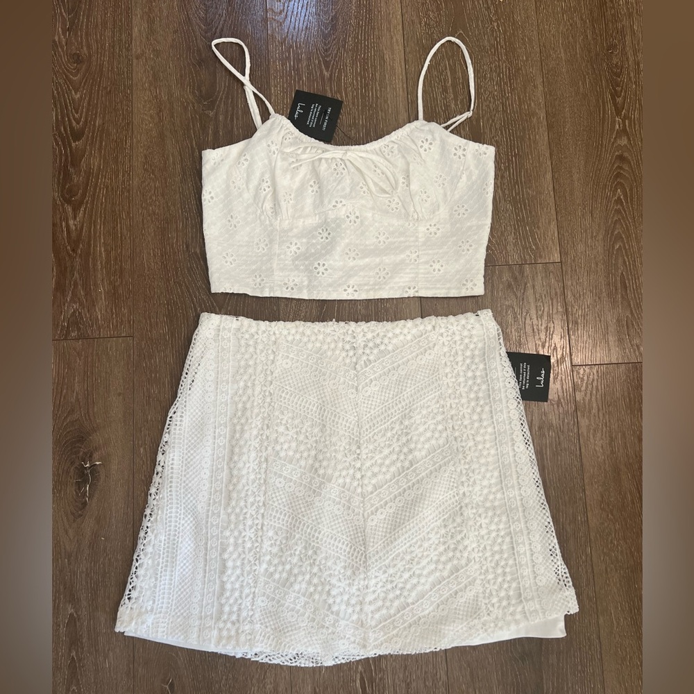 White Lulus lace skirt and top set. Size Large.